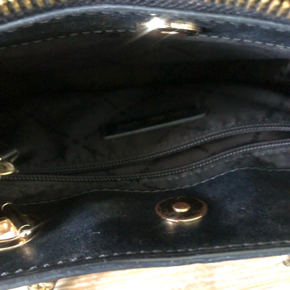 Michael Kors Teagen small blk messenger bag NWOT - Picture 10 of 13